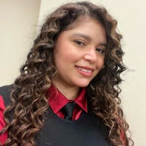 Meet your Posher, Gabriela